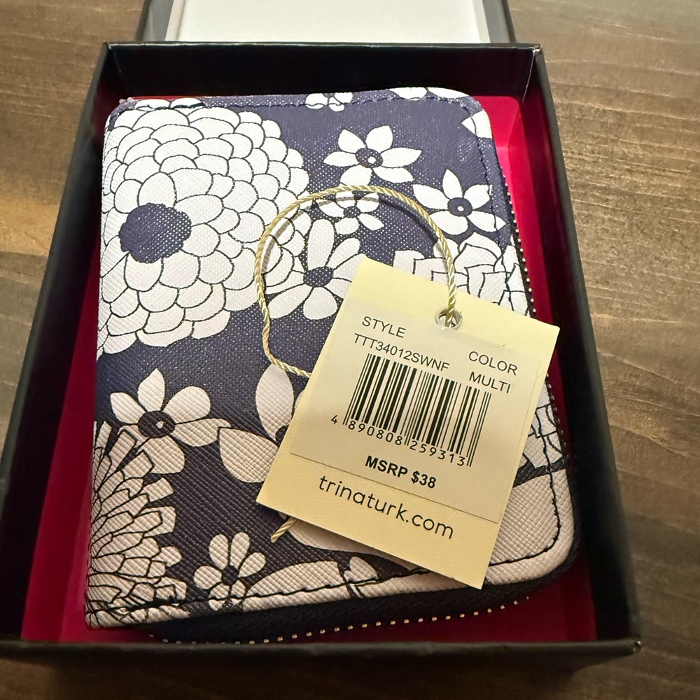 NWT Trina Turk Zip Around Wallet, Navy & White Floral